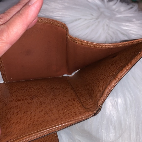 Louis Vuitton Elise Wallet - Picture 8 of 15